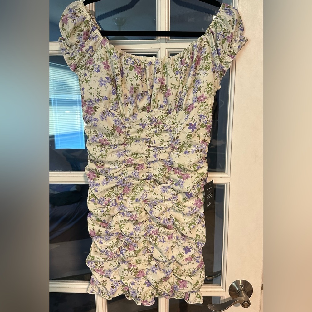 NWT Floral Cap sleeve ruched dress